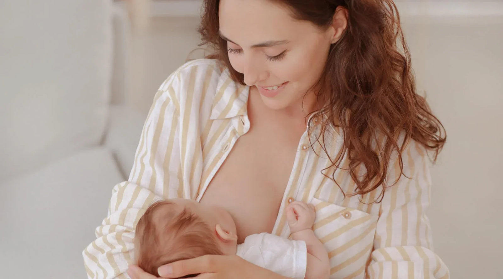 Why Do Babies Spit Up? Lovemère - Main Image