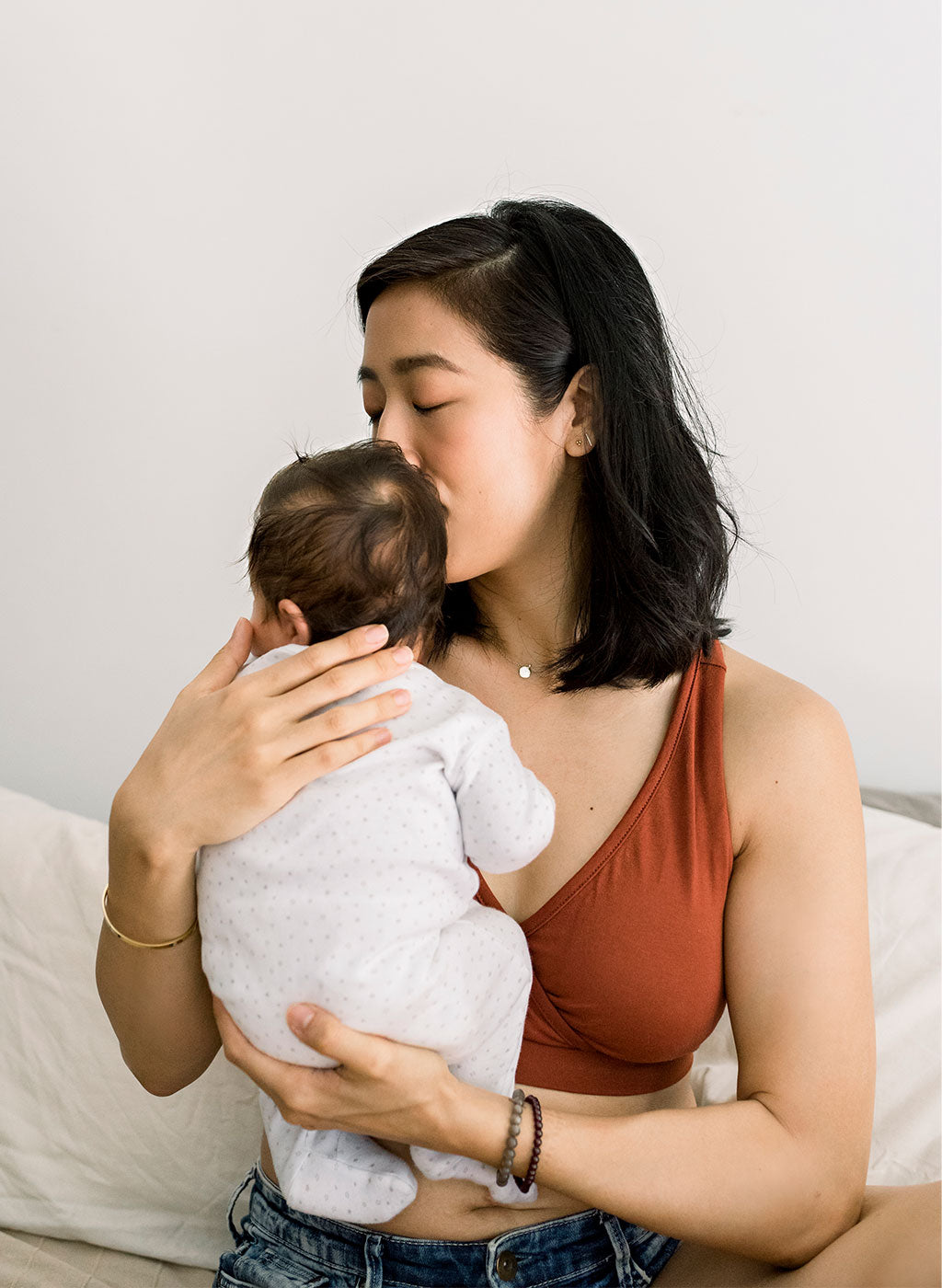 modern maternity clothes