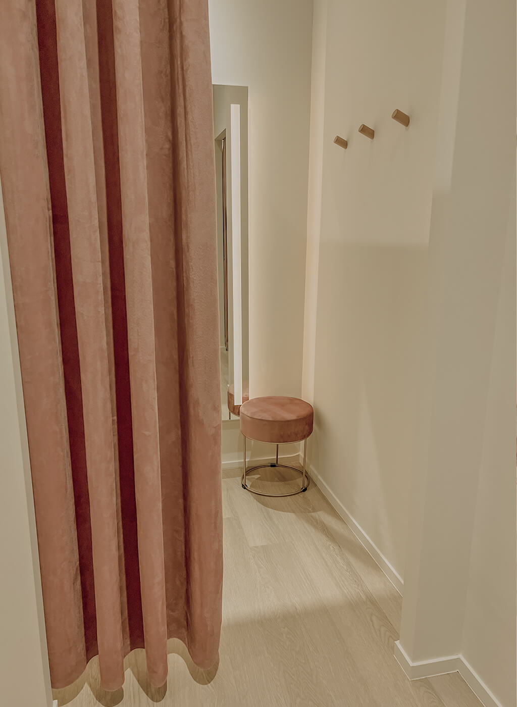 mere home fitting room